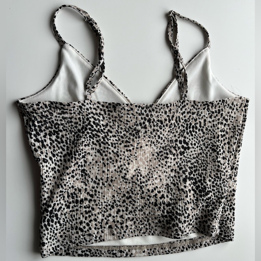 Dynamite Cropped Cami - Picture 2 of 3